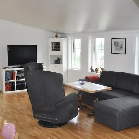 Gorgeous Apartment In Fitjar With House Sea View Exterior photo